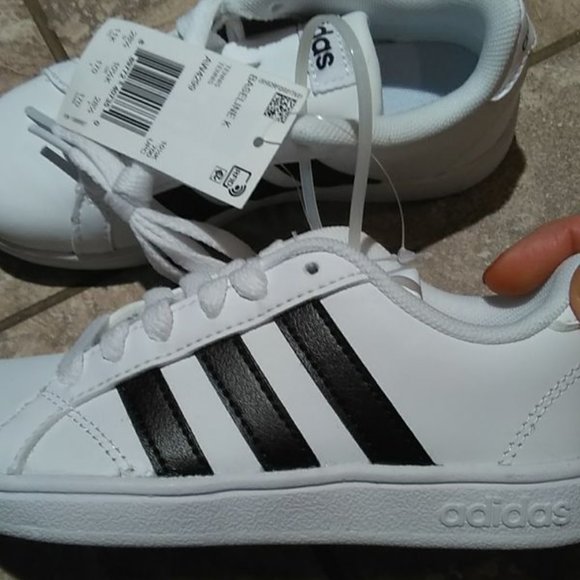 boys size 11 tennis shoes